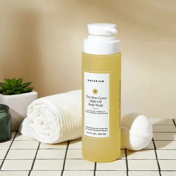 Naturium – The Glow Getter Multi-Oil Hydrating Body Wash – (500 ml)